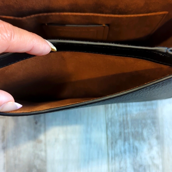 Coach crossbody purse - Picture 3 of 4